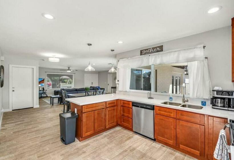 Amazing 3 Br W/pool, Minutes From Phx And Sports