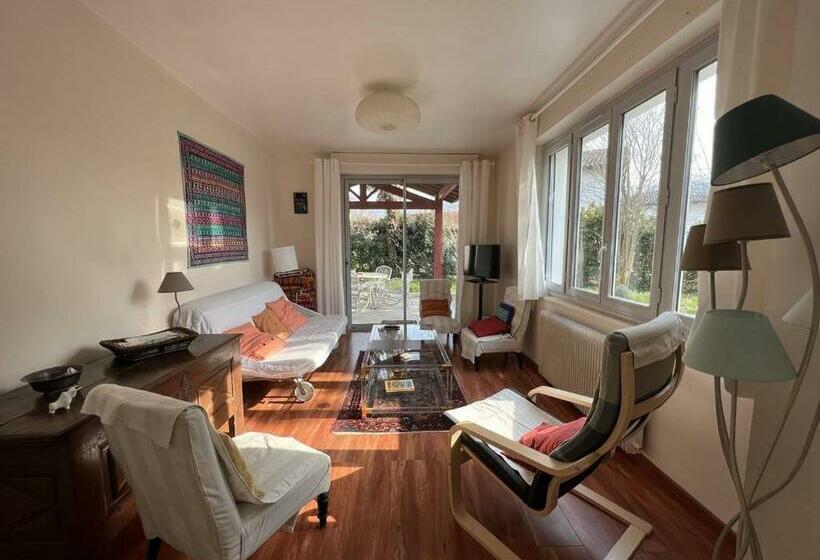 Charmant T2 Au Calme Avec Terrasse, Parking Et Accès Internet à Cambo Les Bains   Fr 1 495 11