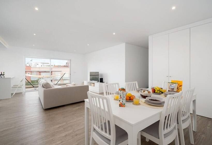 The Elegant Lagos Holiday Apartment By Ideal Homes