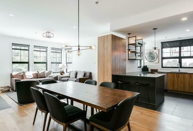 Tremblant Les Eaux Le Contemporain By Gestion Elite