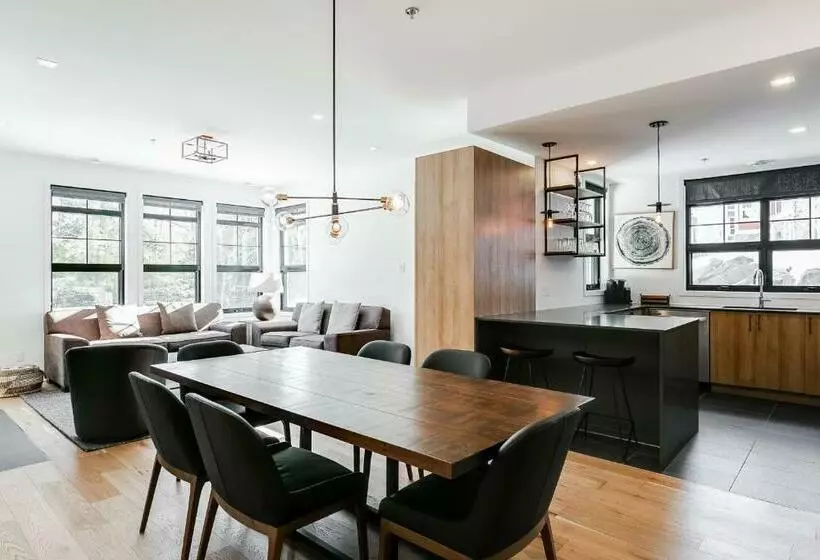 Tremblant Les Eaux Le Contemporain By Gestion Elite