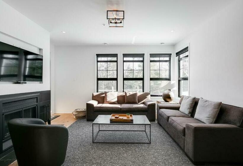 Tremblant Les Eaux Le Contemporain By Gestion Elite