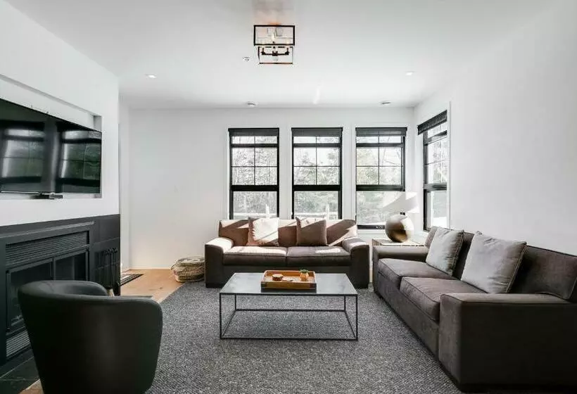 Tremblant Les Eaux Le Contemporain By Gestion Elite