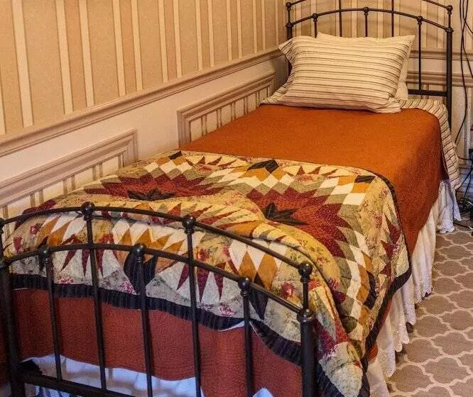 ベッドアンドブレックファースト Frisco Lodge