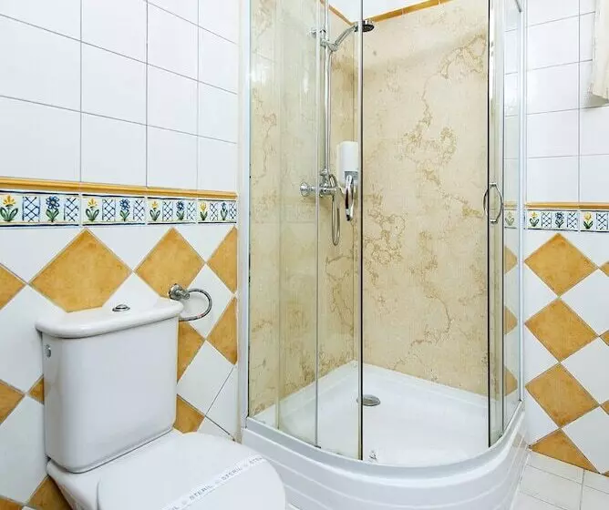 Gastland M1 Hotel & Conference Center