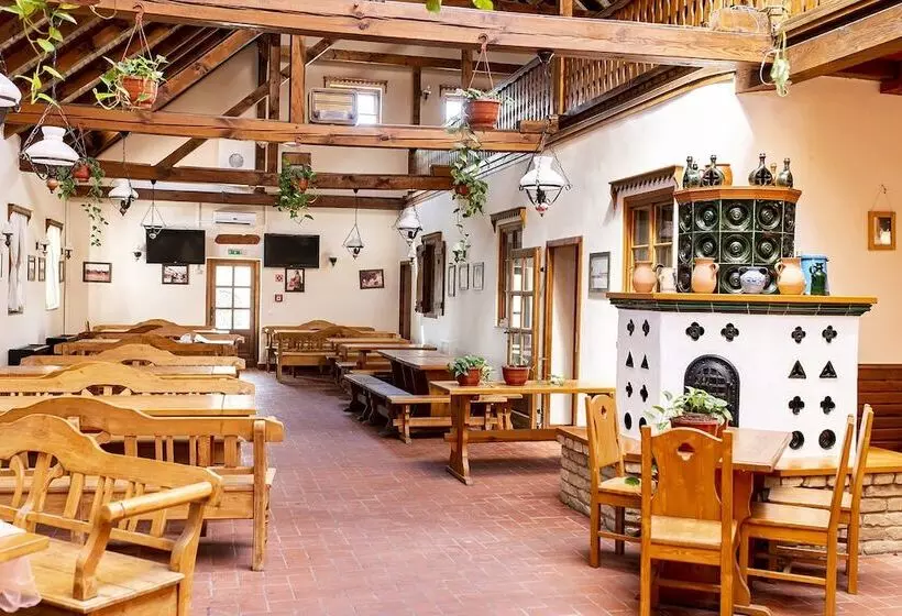 Gastland M1 Hotel & Conference Center