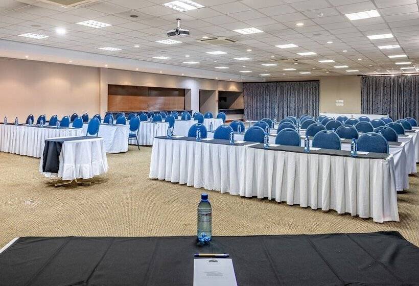 酒店 African Sky Ermelo Inn