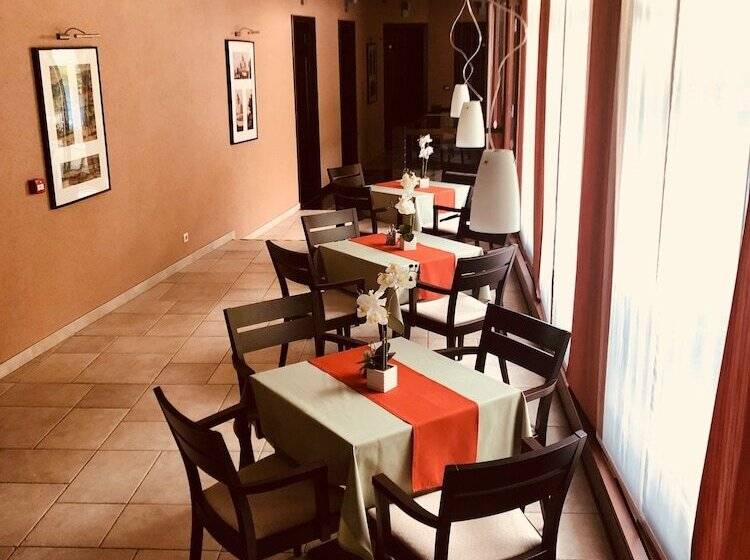 ホテル Bazilika Alatt Panzió