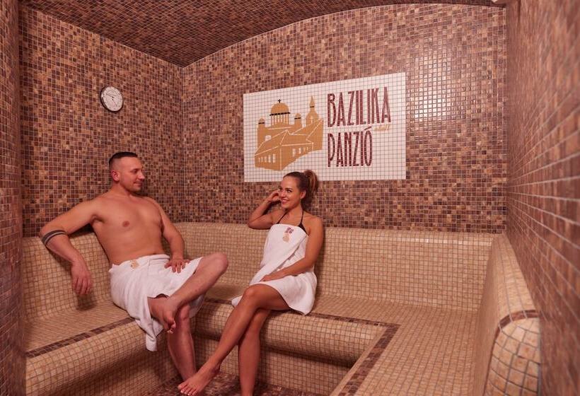 ホテル Bazilika Alatt Panzió