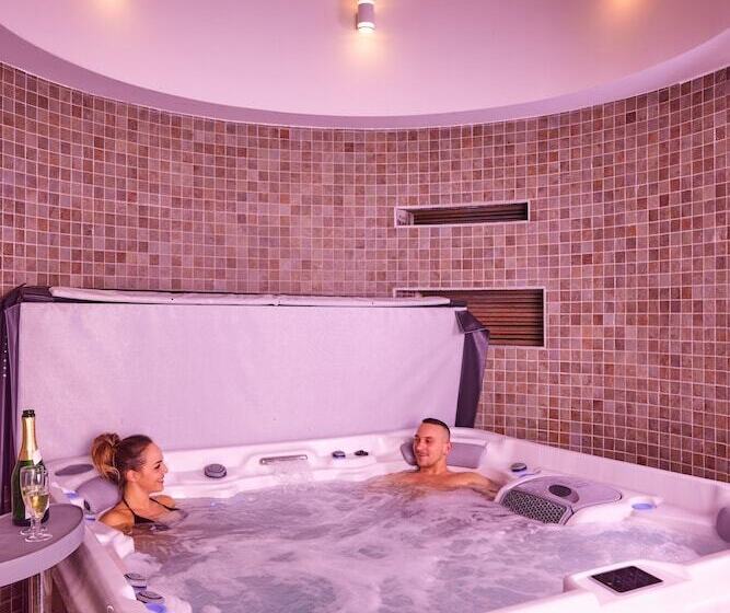 ホテル Bazilika Alatt Panzió