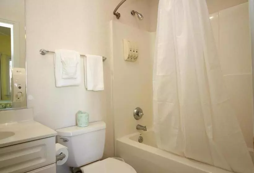 Отель Cambridge Cove At Bermuda Bay By Kees Vacations