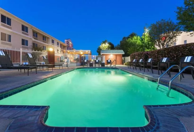 Отель Fairfield Inn & Suites By Marriott Odessa