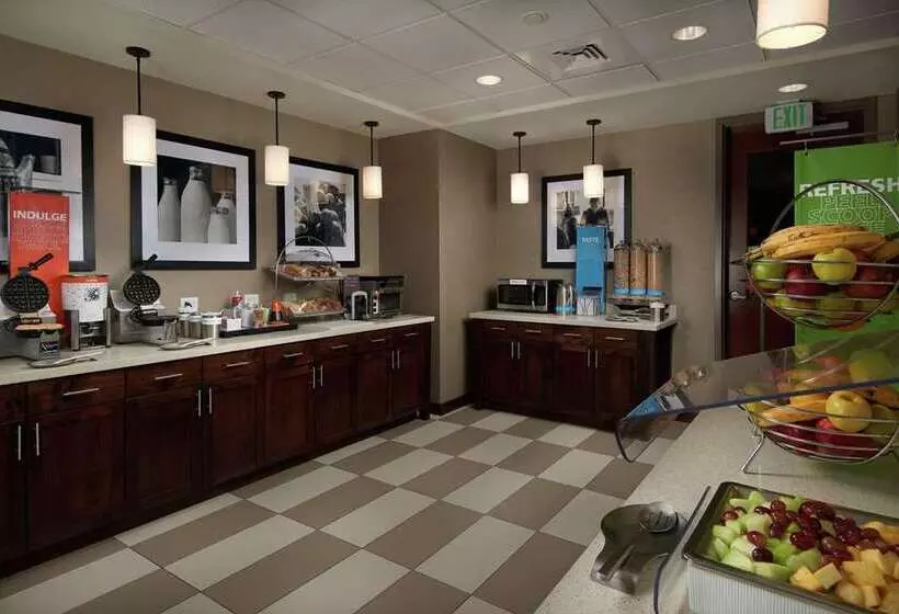 Отель Hampton Inn & Suites Portland/vancouver