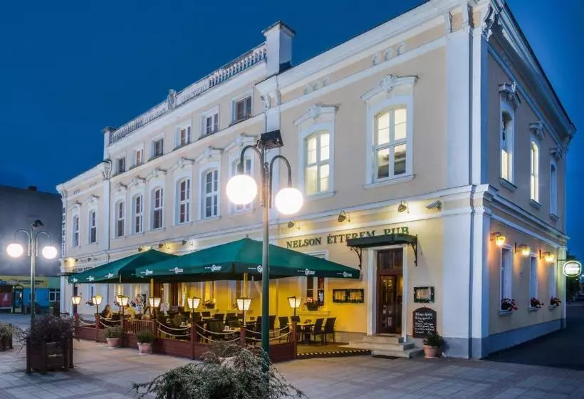 Отель Nelson