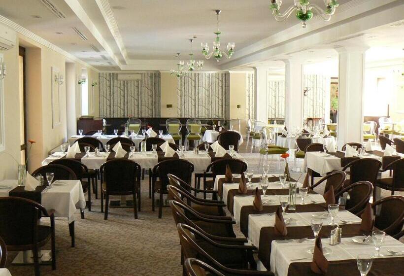 Отель Old Lake Golf