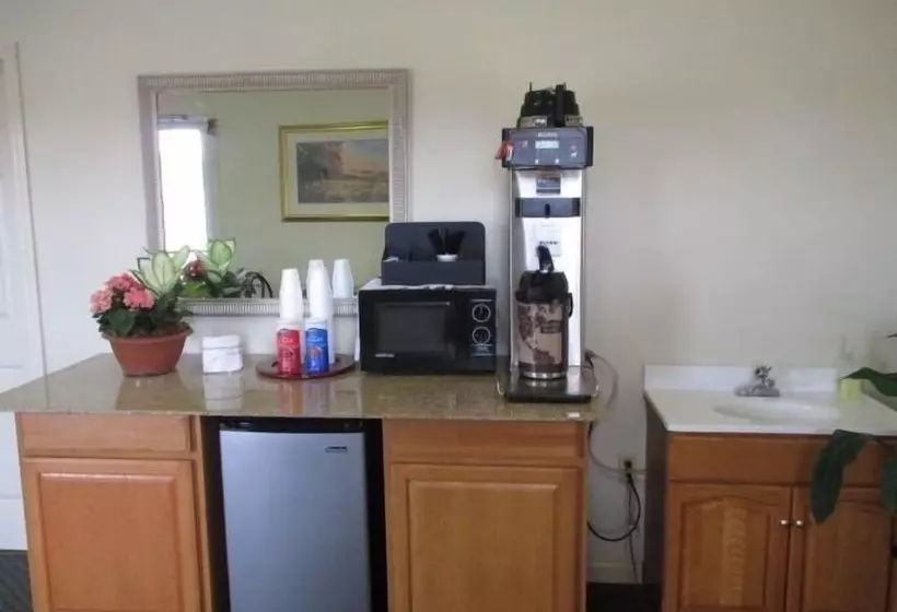 בית מלון כפרי Royal Inn Taylorsville