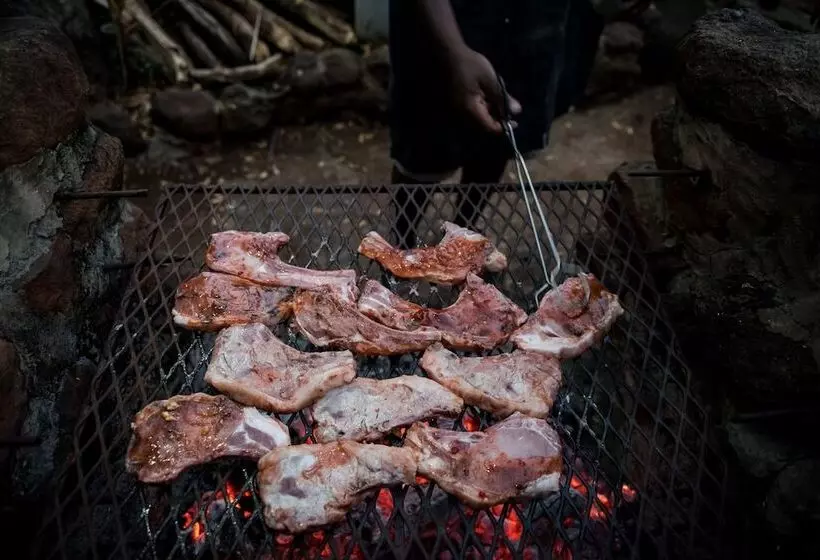 هتل Taita Falcon Lodge