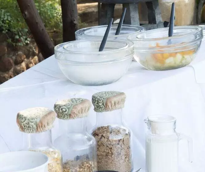 هتل Taita Falcon Lodge