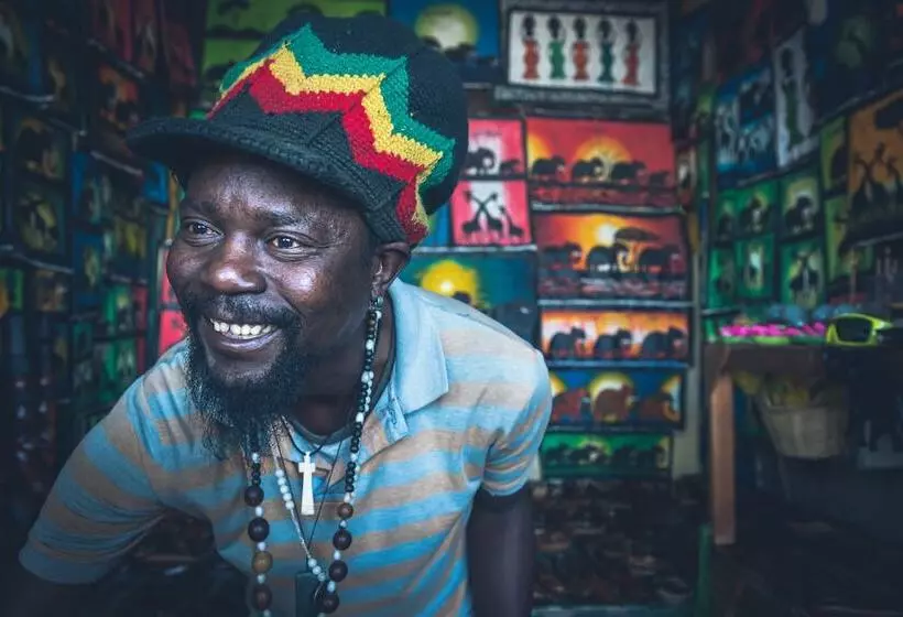 هتل Taita Falcon Lodge