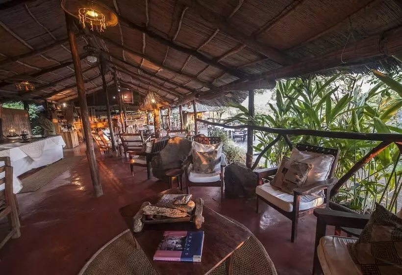 هتل Taita Falcon Lodge