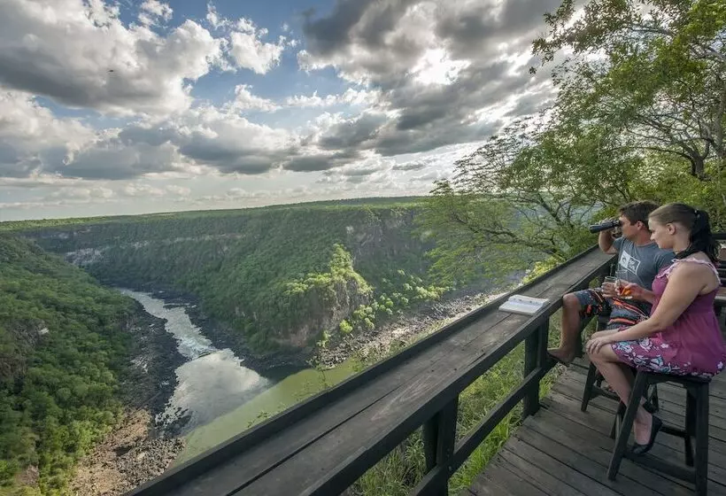 هتل Taita Falcon Lodge