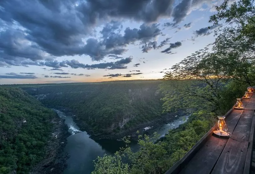 هتل Taita Falcon Lodge