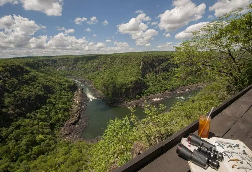هتل Taita Falcon Lodge