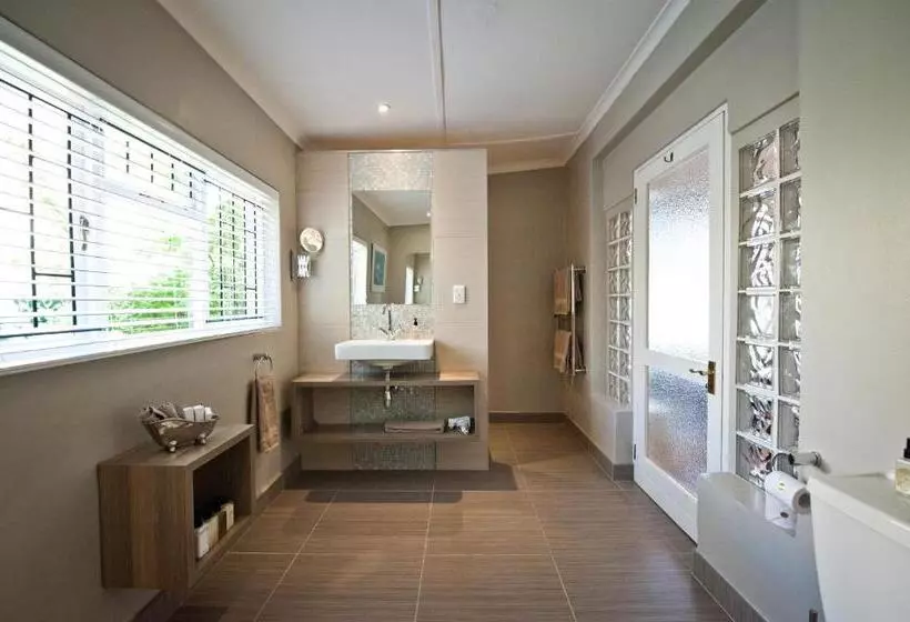 بنسيون Ballinderry The Robertson Guest House