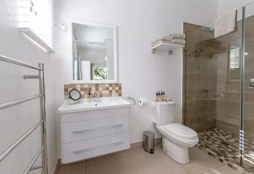 بنسيون Ballinderry The Robertson Guest House