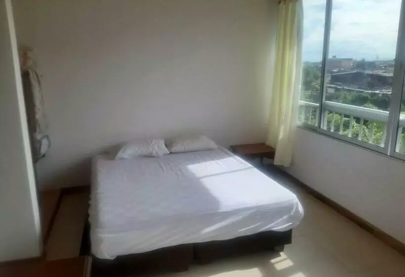 Apartamento Acogedor, 1 Habitación, Cocina, Comedor, Vista A Zonas Verdes, English