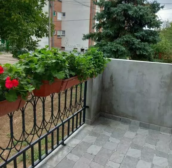 Apartman Slojevito