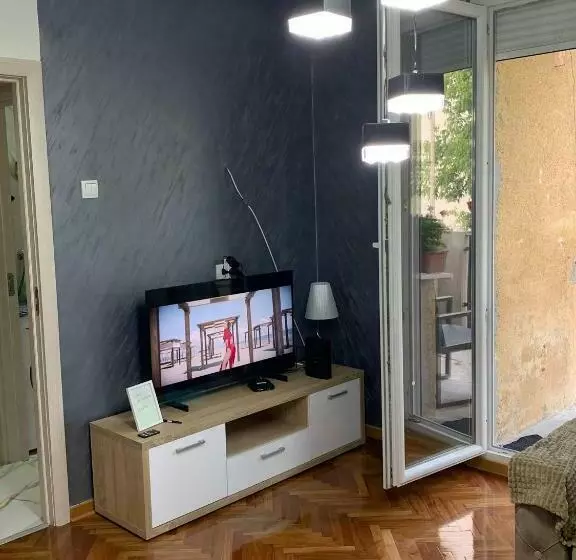 Apartman Slojevito