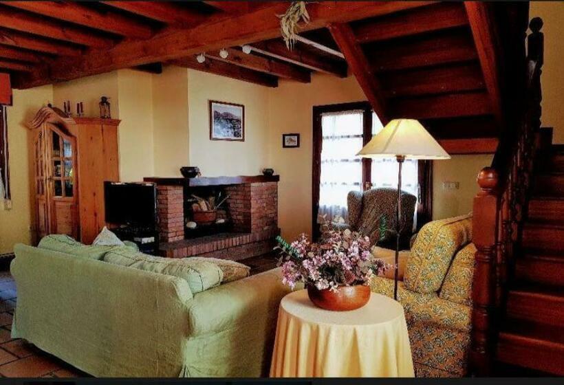 Casa Con Terraza, 800 Metros De Playa Andrín