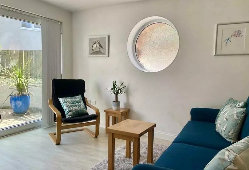 Above The Bay   Enclosed Garden Apartment With Parking