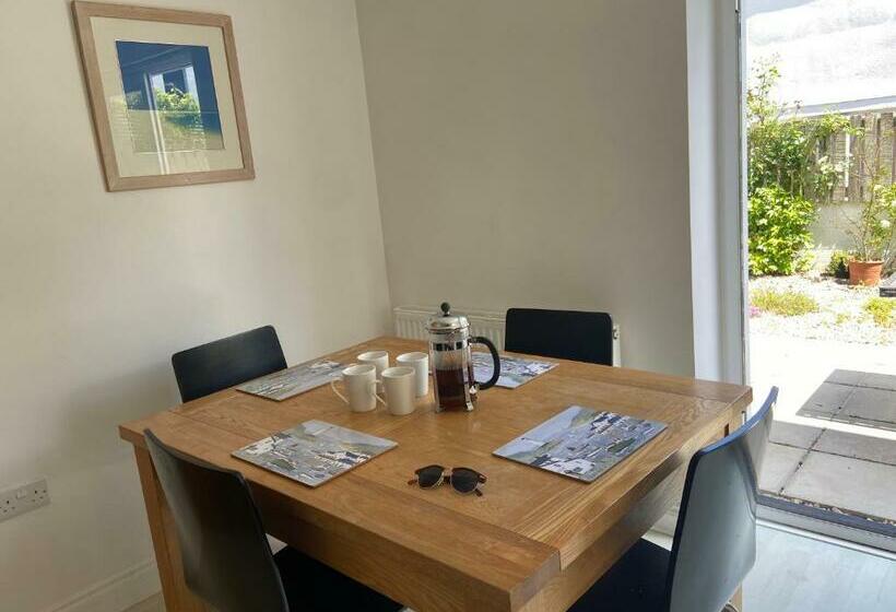 Above The Bay   Enclosed Garden Apartment With Parking