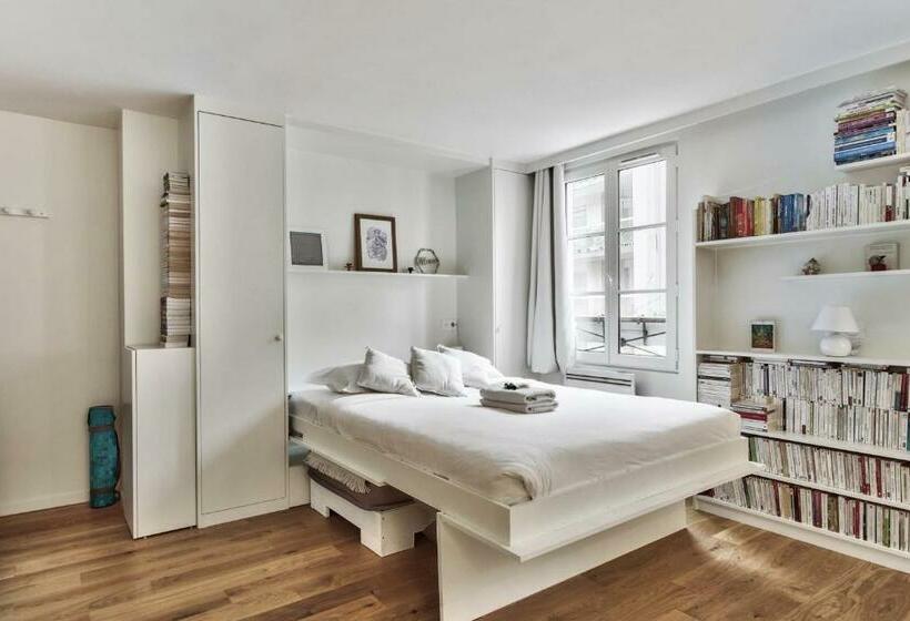 Large Studio Two Steps To Vincennes Castle At The Doors Of Paris   Welkeys