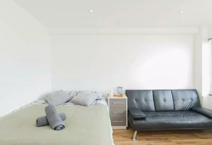 City Sparrow Apartments 5