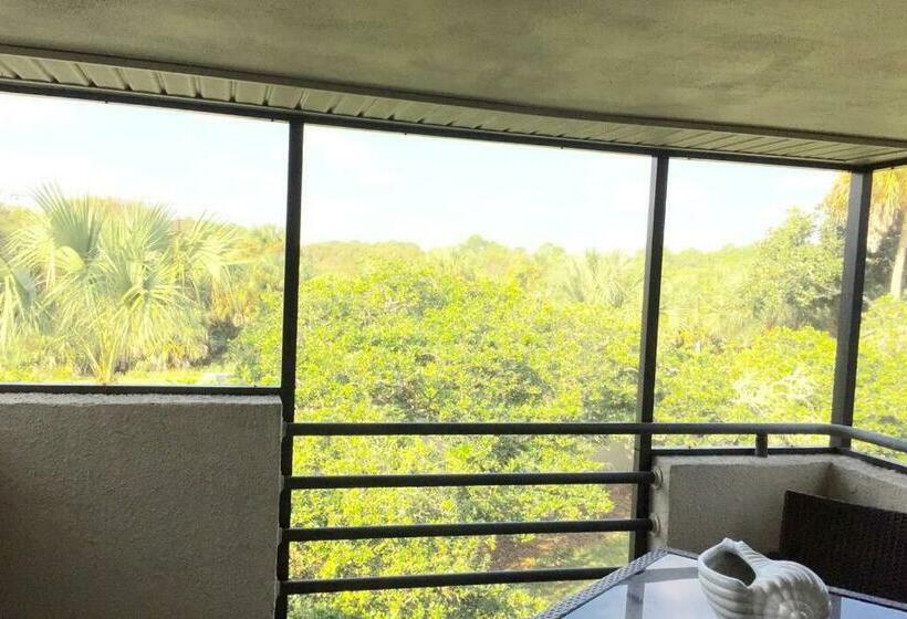 Gated Sawgrass Beach Club Villa In Sawgrass Country Club