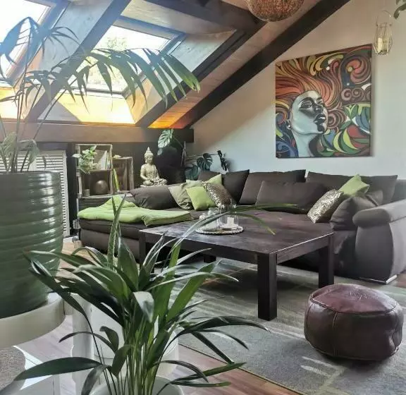Grüne Lichtreiche Wohnung Mit Dachterasse