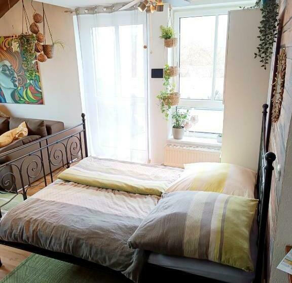 Grüne Lichtreiche Wohnung Mit Dachterasse