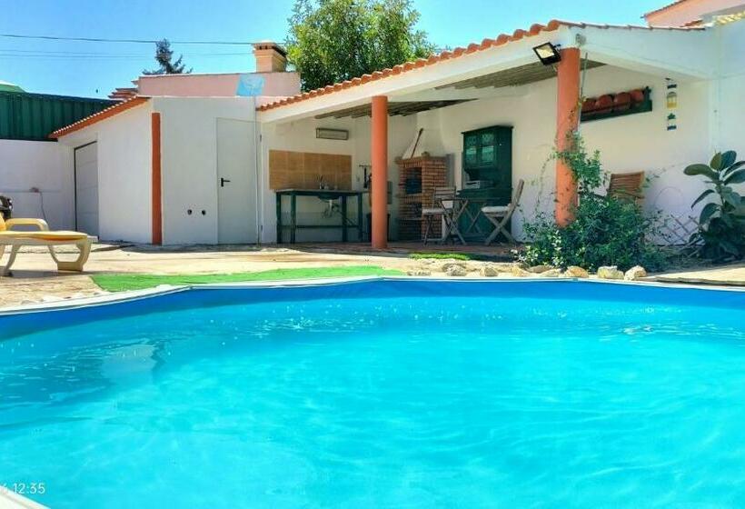 Suite In A Rustic House With Swimming Pool