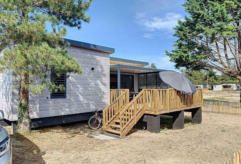 Chalet De Standing à Jullouville   6 Couchages, Piscine Chauffée, Proche Plage Et Commerces, Wi Fi G