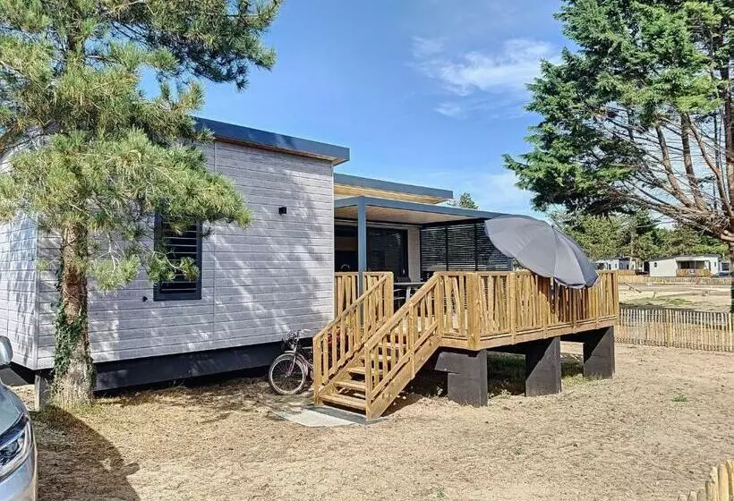 Chalet De Standing à Jullouville   6 Couchages, Piscine Chauffée, Proche Plage Et Commerces, Wi Fi G