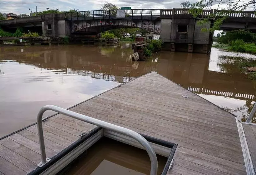 Chateau Royale, Pet Friendly, On Bayou, Downtown!