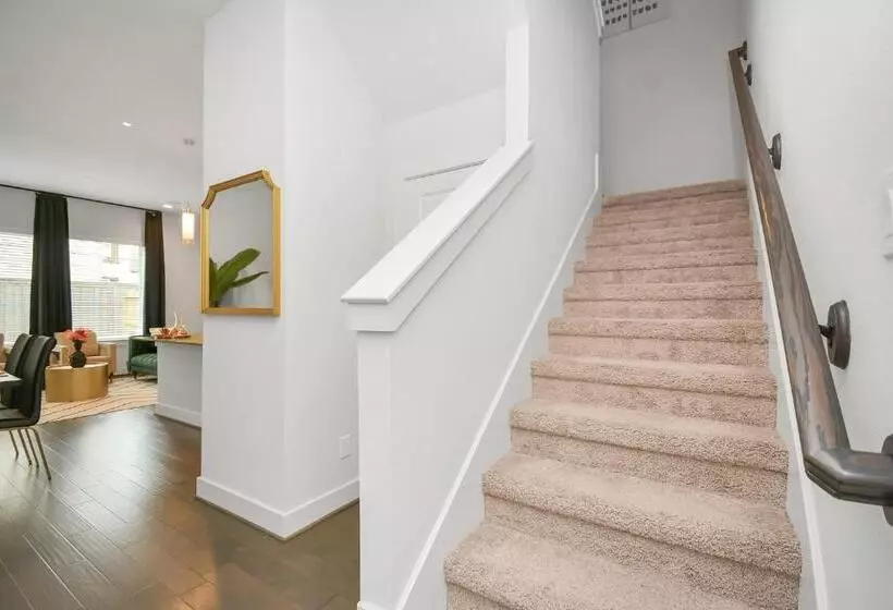 Emerald Palace   New, Modern 3br Townhome Close To Downtown, Nrg, Med Ctr