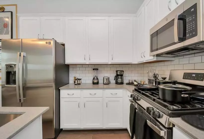 Emerald Palace   New, Modern 3br Townhome Close To Downtown, Nrg, Med Ctr