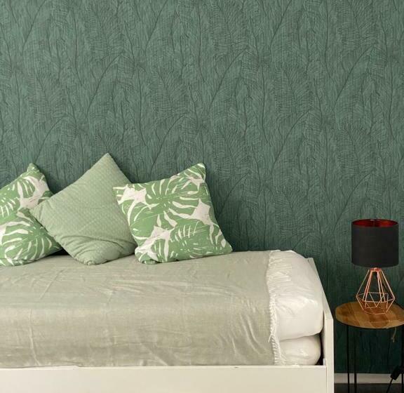 Le Petit Canal De Bourgogne : Joli Studio Au Centre Dijonnais