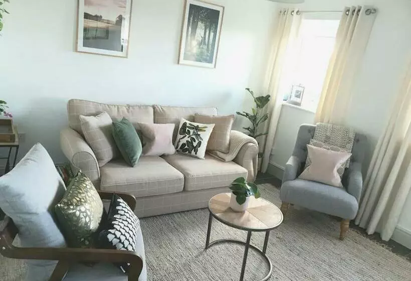 Romantic & Cosy Cottage With Direct Access To The Hills