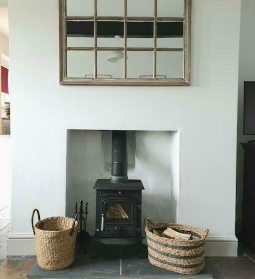 Romantic & Cosy Cottage With Direct Access To The Hills