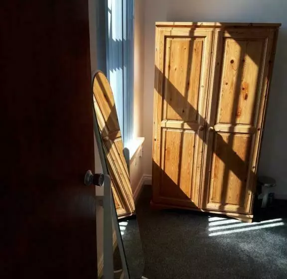 Southbay Holiday Flats Flat 2
